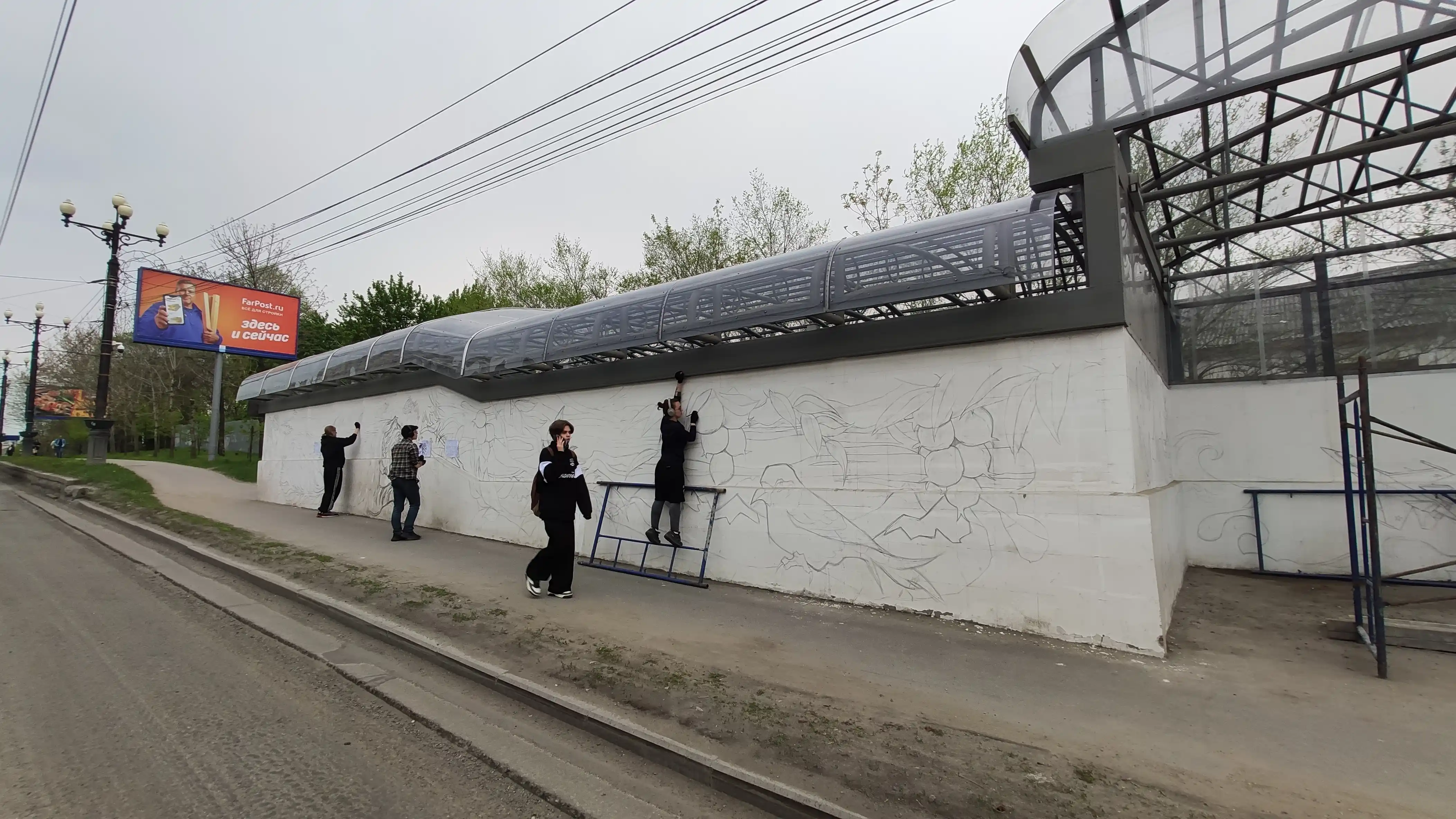 Перенос эскиза на стену перехода на улице Павленко